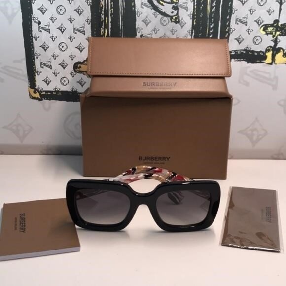 NEW AUTHENTIC Black Square Sunglasses BE4284 3809